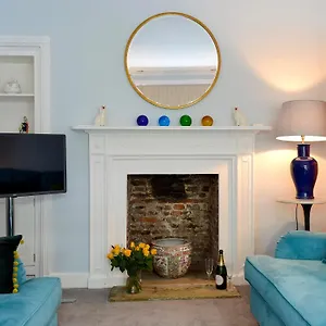 https://oxtobys-upstairs.yorkshirehotels.net